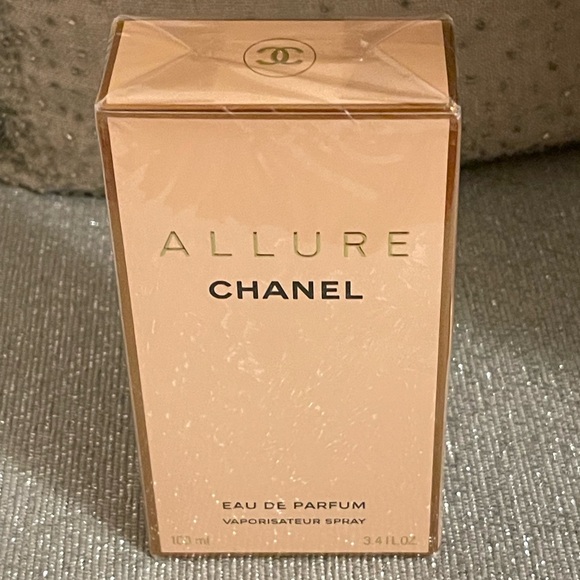 Chanel Allure Fragrance - Picture 5 of 9